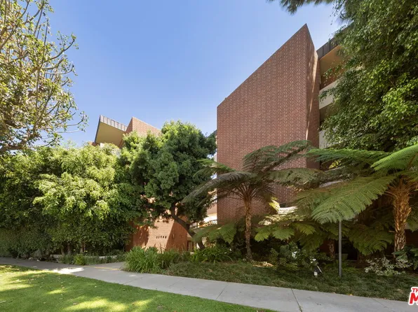 11750 W Sunset Blvd APT 301, Los Angeles, CA 90049