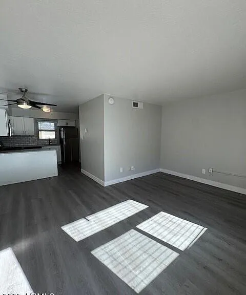 2250 W Glendale Ave #S — Photo 3