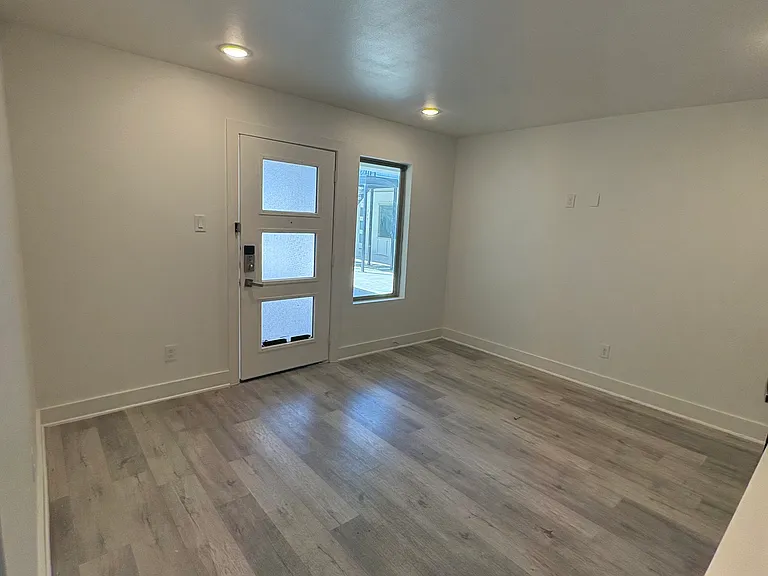 4315 Gaston Ave #113 — Photo 5