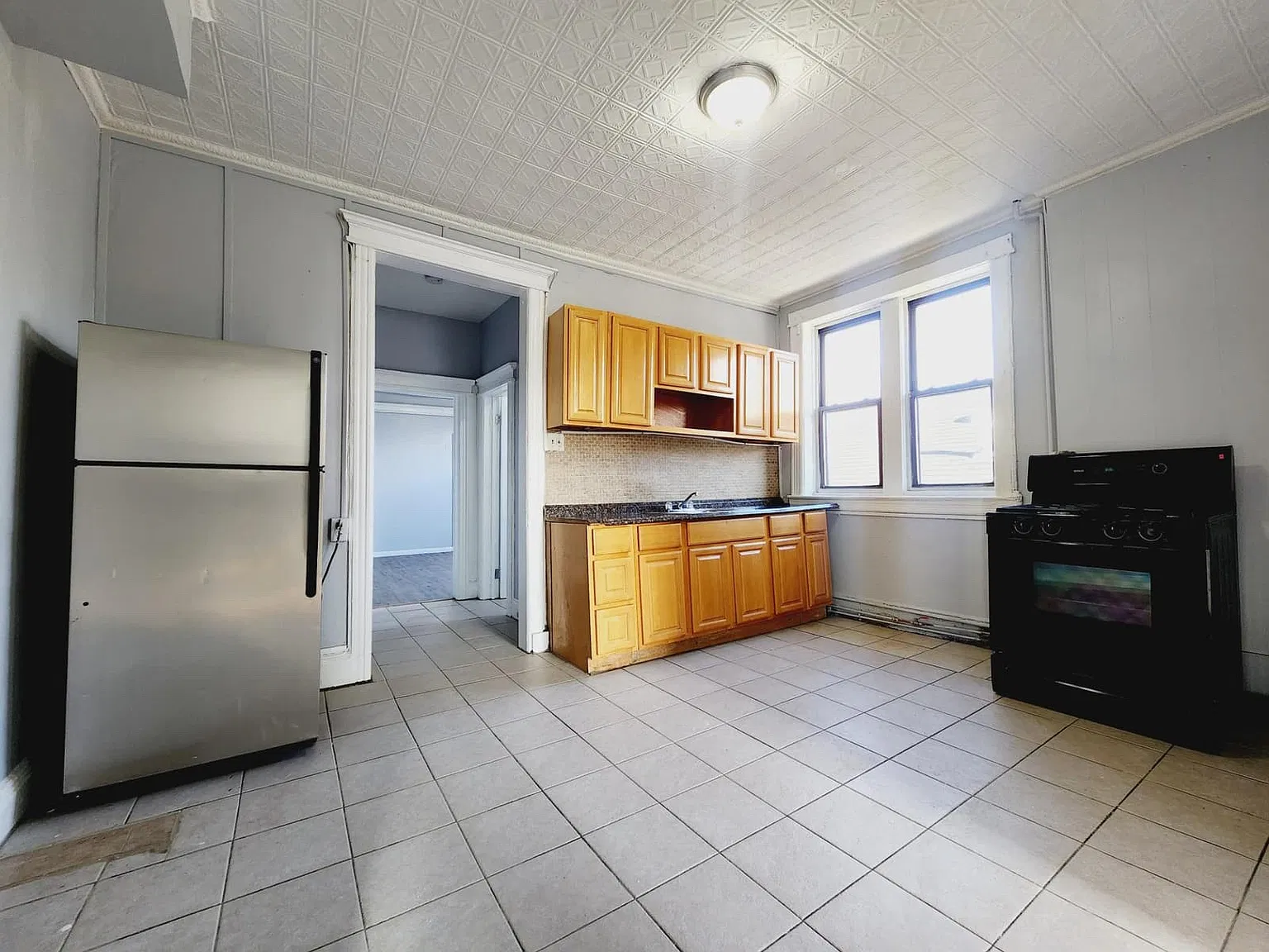 3 bed, $2,200 — Photo 4