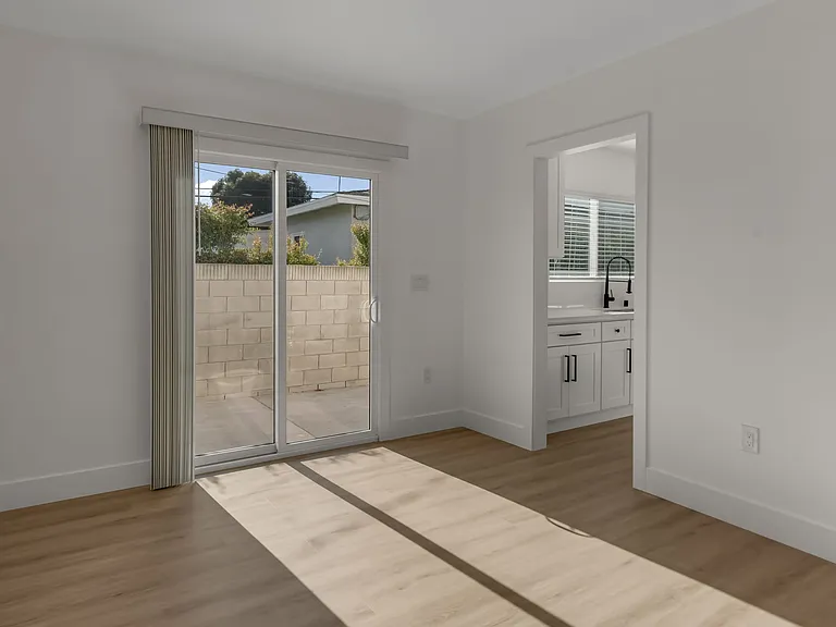 15208 Fernview St #15208 — Photo 18