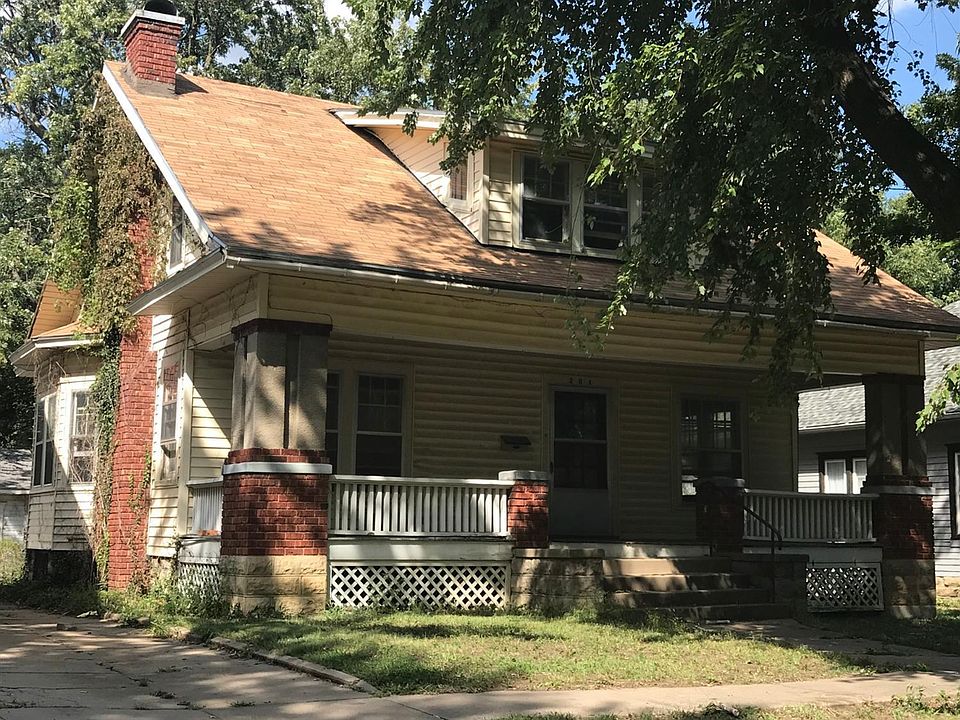 1st image of 204 E Cottonwood St