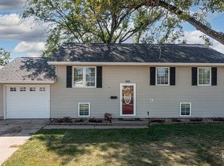 405 Grand Ave, Marion, IA 52302