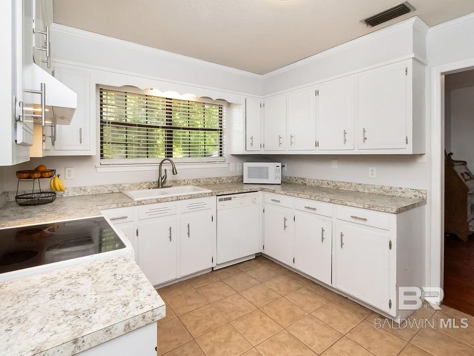 7th image of 112 Baratara Dr