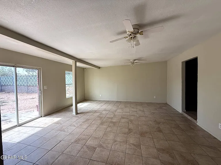 2801 Hawick Rd — Photo 24