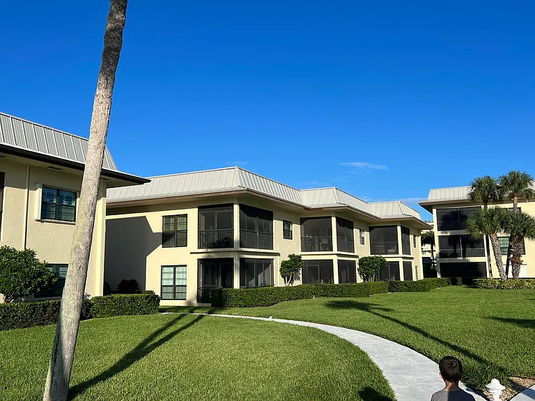 275 Beach Rd #B201 — Photo 12