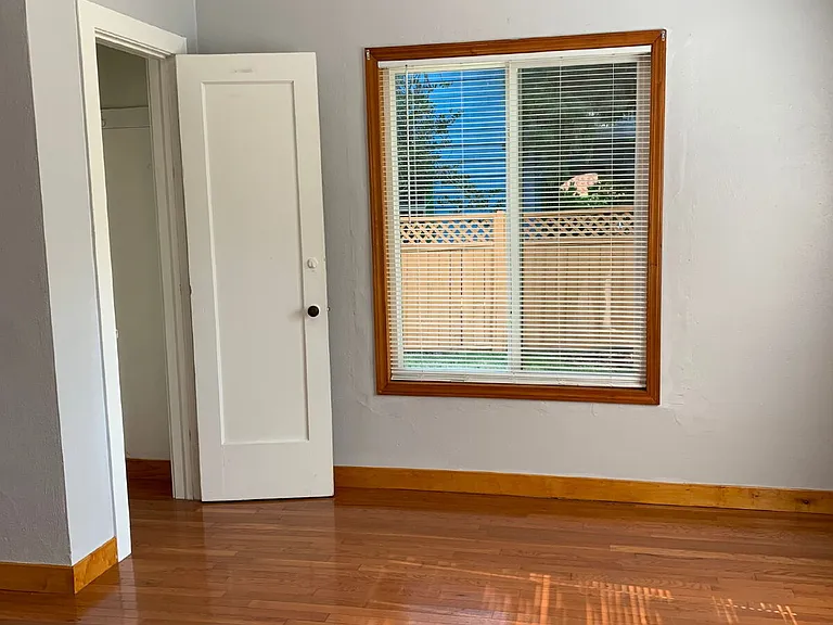 474 E 14th Aly #9 — Photo 3