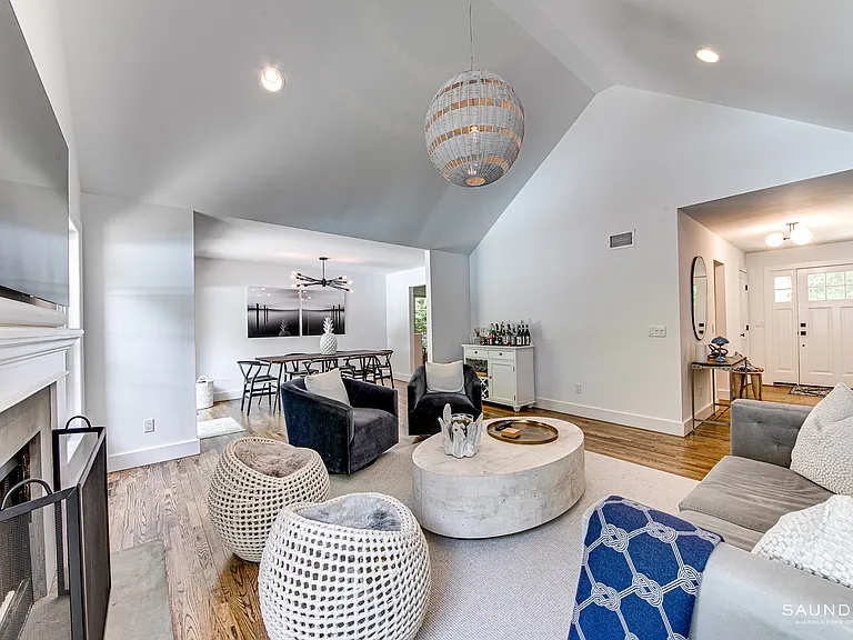 12 Underwood Dr — Photo 8