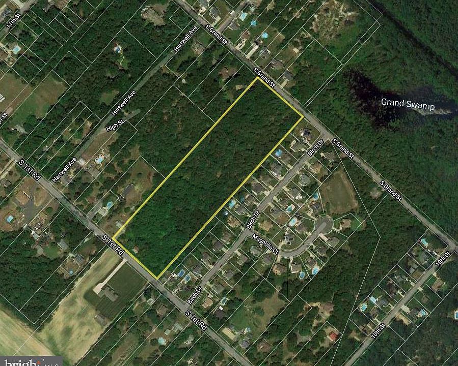 2nd image of 397 S 1st Rd