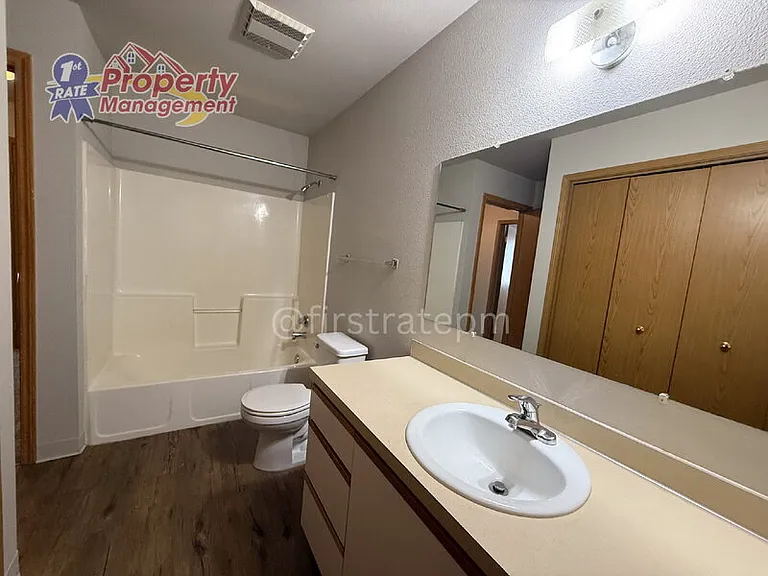 4900 W Blodgett Ln #102 — Photo 15