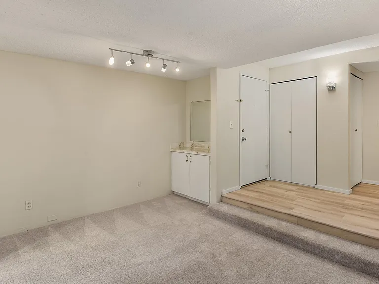 4635 W Lake Sammamish Pkwy SE #G105 — Photo 8