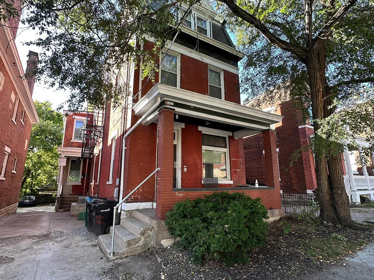 5 bed, $3,850 — Photo 1