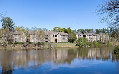 The Lakes Apartments Photo 1