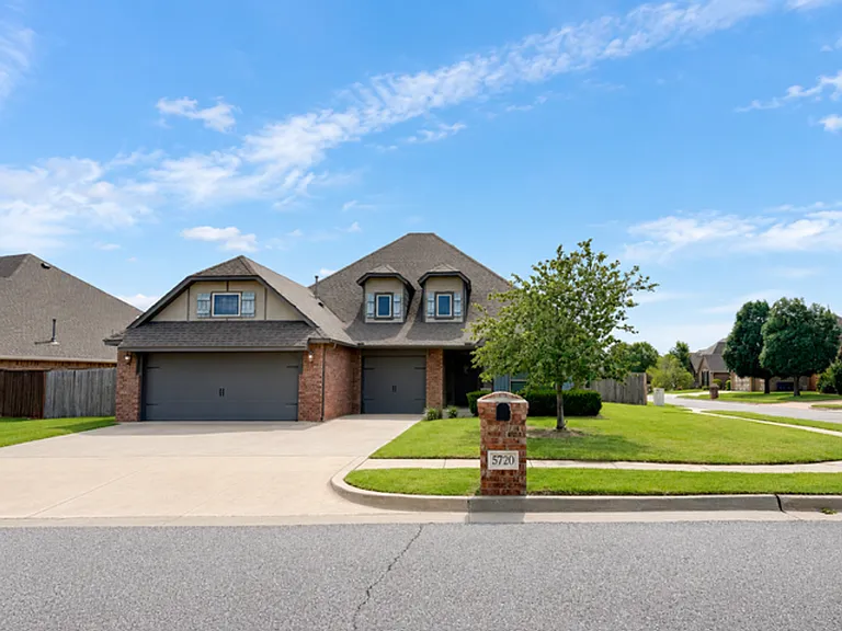 5720 Saint James Pl — Photo 1