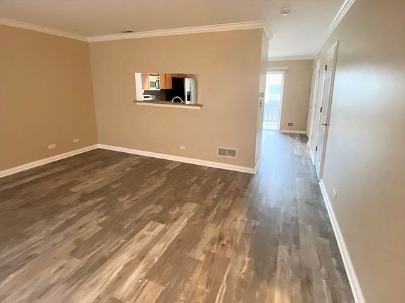 4th image of 2777 Woodmere Dr