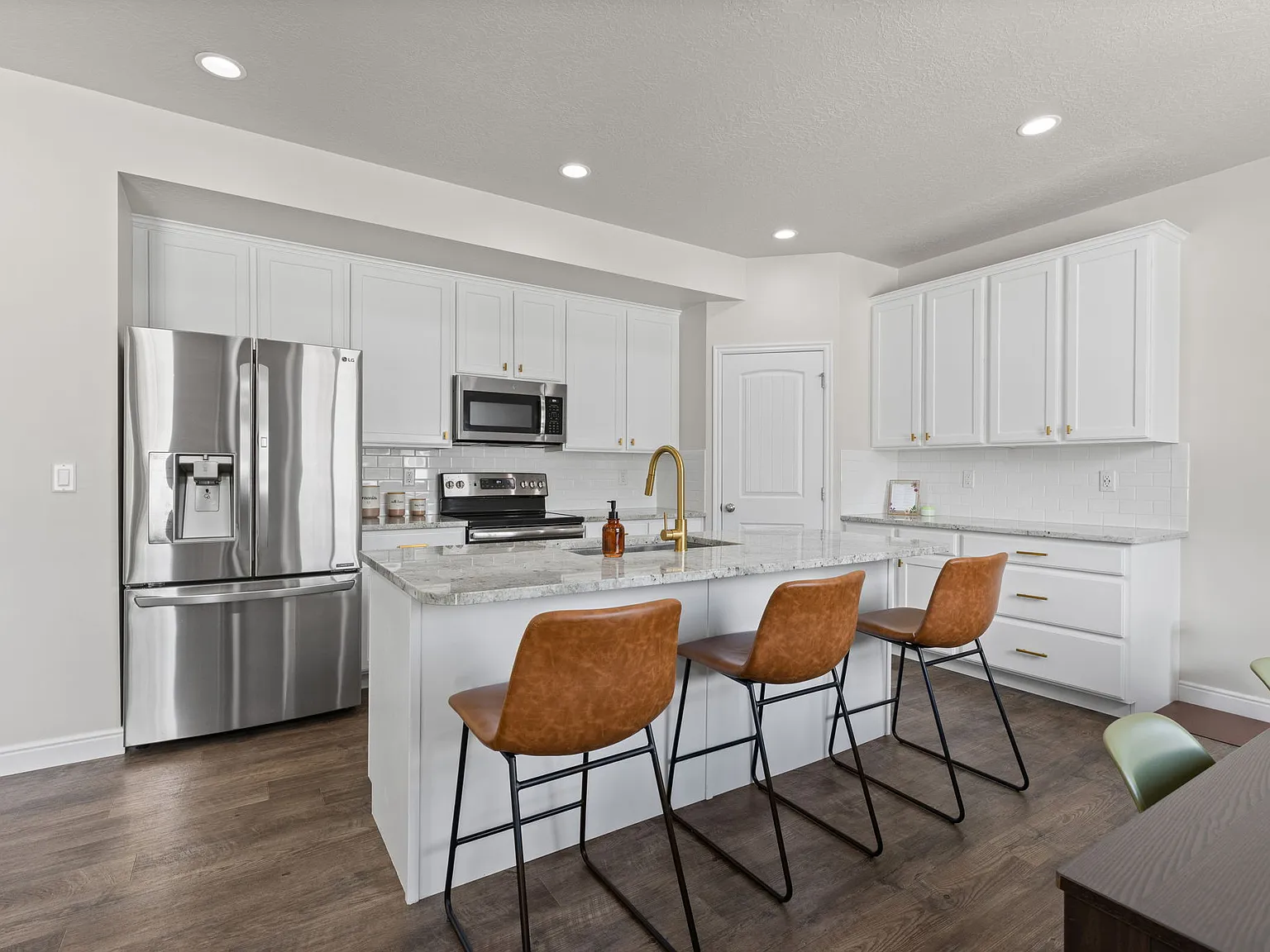 146 N 450 W — Photo 1