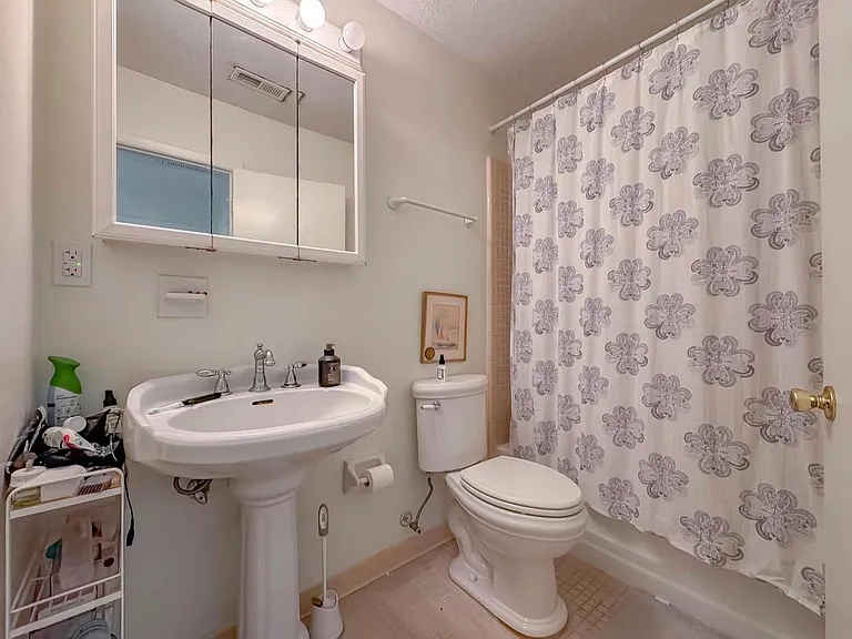 2034 Harriet Dr — Photo 27