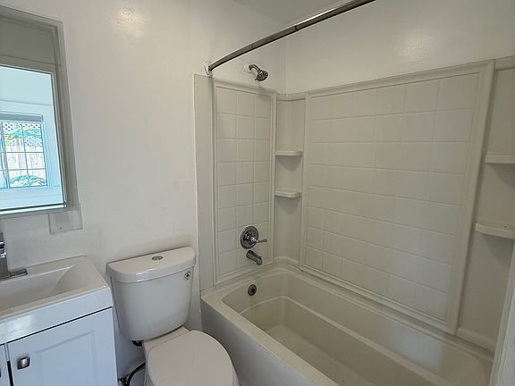 4th image of 777 N Los Robles Ave APT 5