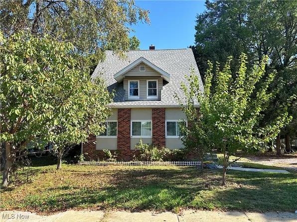 261 E State St, Barberton, OH 44203