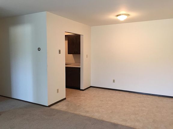 3rd image of 4570 S Logan Ave