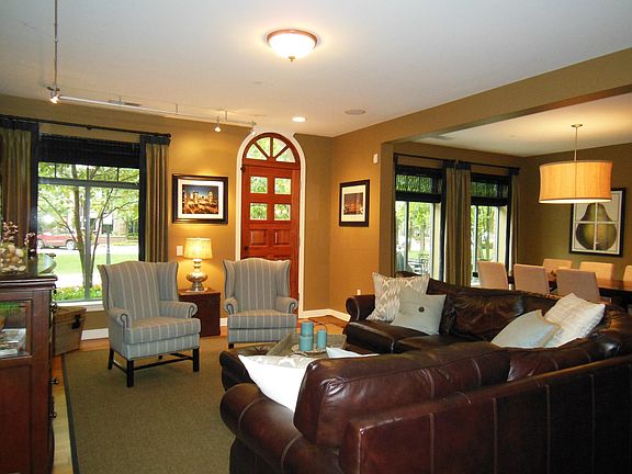 3rd image of 251 Daniel Burnham Sq #257