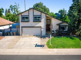 9048 Meadowdale Way, Elk Grove, CA 95624