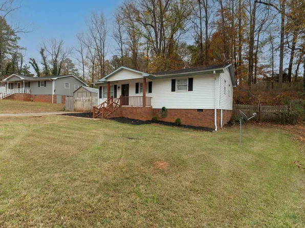 36 Kemp Ct, Wellford, SC 29385