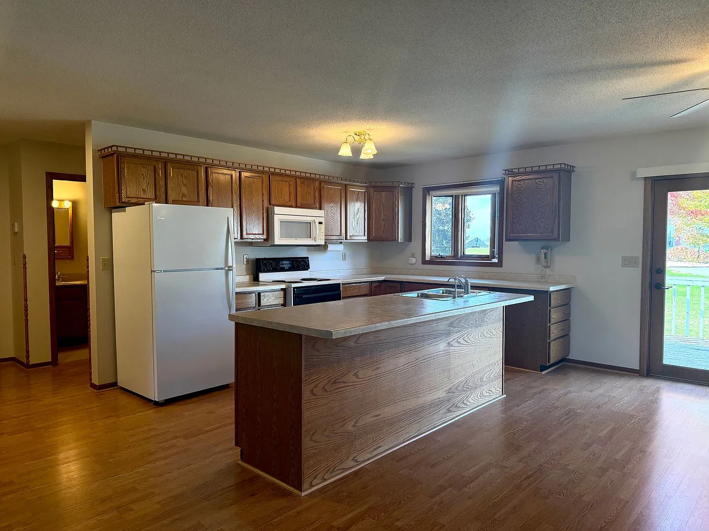 2 Bedroom, 2 Bath Twinhome — Photo 4