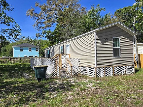 3rd image of 1726 Bermuda Rd