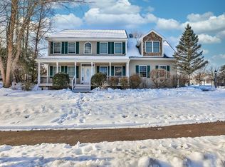 121 Cherrywood Dr, Nashua, NH 03062