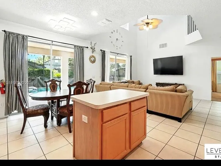 8520 Sunrise Key Dr — Photo 35