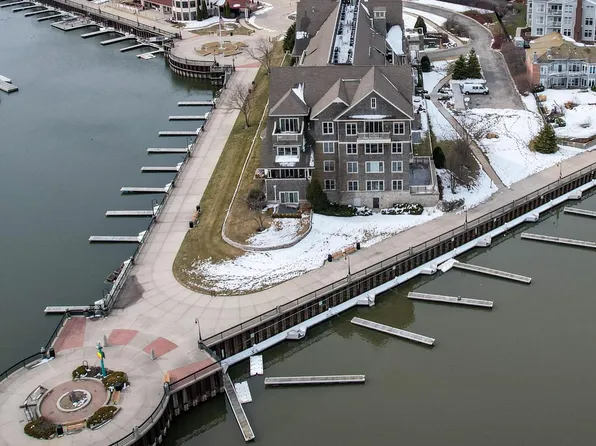 5 Gaslight Pointe #Marina 5, Racine, WI 53403