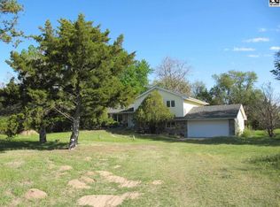 2725 Avenue X, Sterling, KS 67579