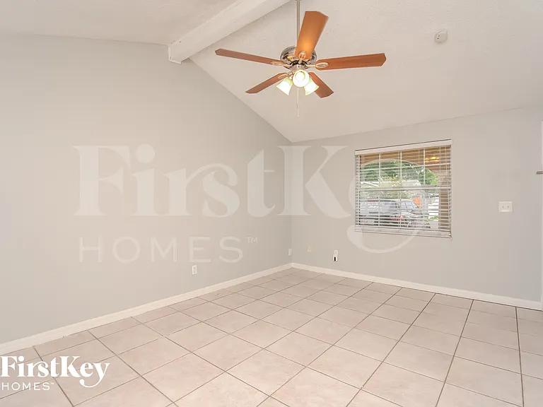 8509 Olympic Ct — Photo 3