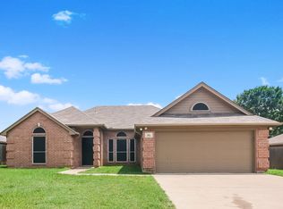 512 Arbor Ln, Burleson, TX 76028