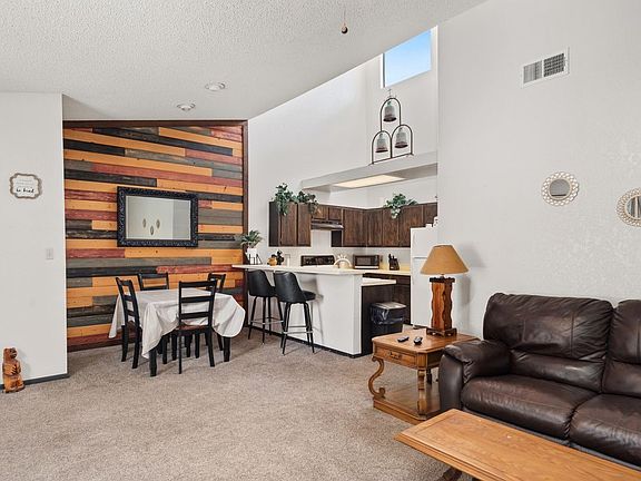 4th image of 103 Niblic Ct