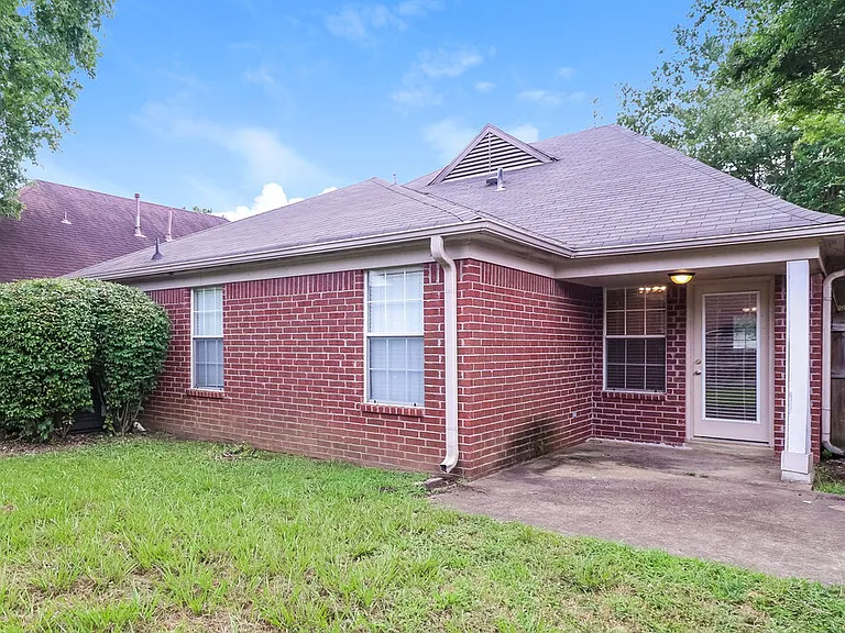 5892 Alexandria Ln — Photo 15