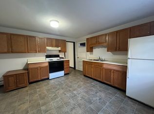 19 Old Amherst Rd #2, Belchertown, MA 01007