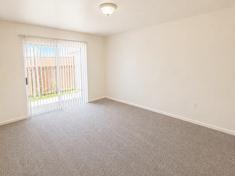 Mira Monte Apartments — Photo 29