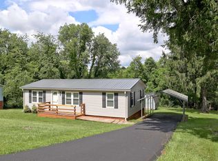 880 Tower Rd, Christiansburg, VA 24073