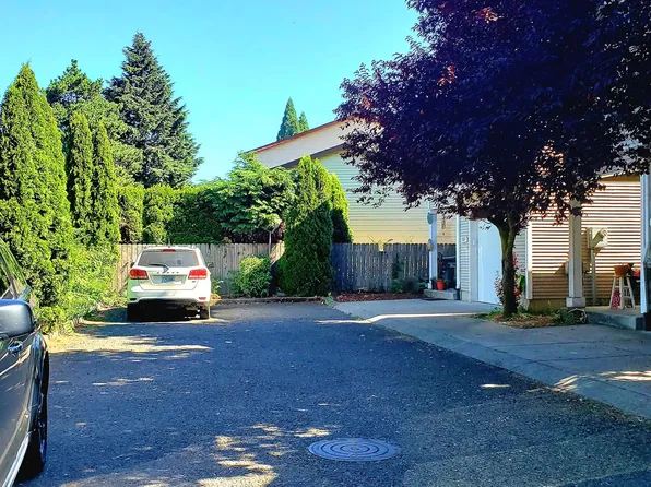 15013 SE Division St, Portland, OR 97236