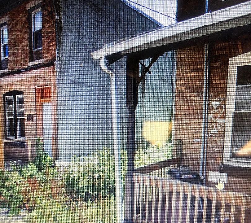 2nd image of 2622 Deacon St