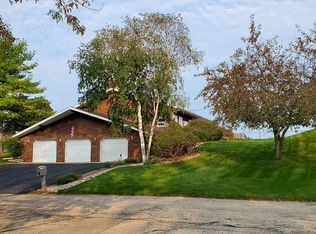 315 Hillcrest Dr, Beaver Dam, WI 53916