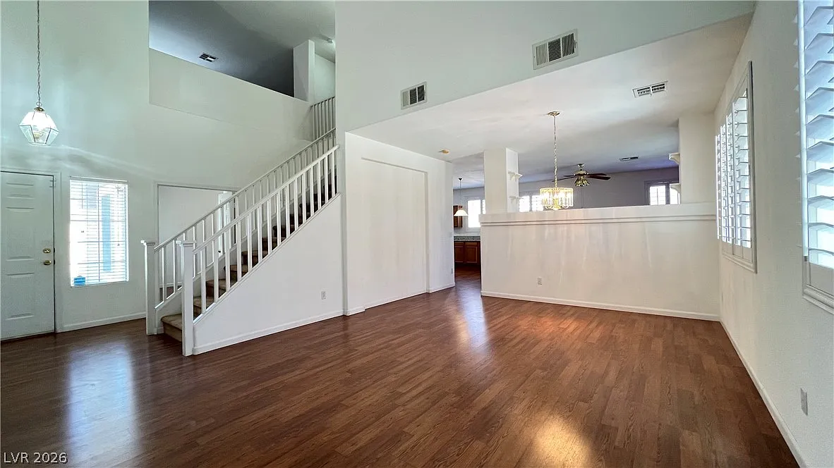 4 bed, 3.0 bath, 2391 sqft, $2,699 — Photo 4