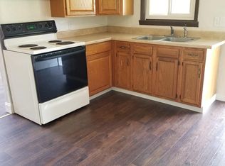 14 Peterson St, Avella, PA 15312