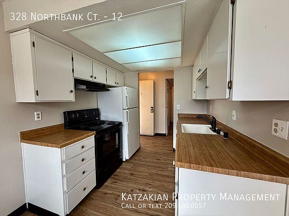 3rd image of 328 Northbank Ct APT 12