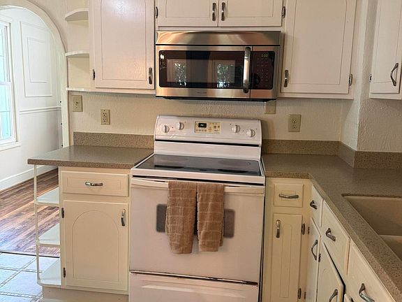 2nd image of 56 Lynam Rd