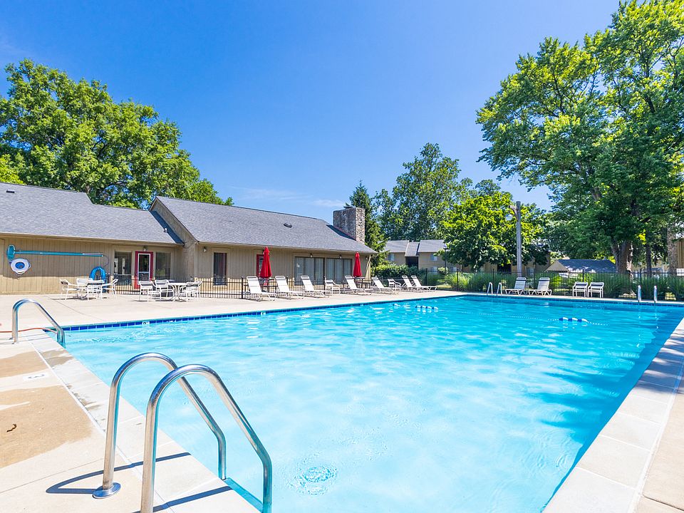 Outdoor Swimming Pool at The Woods of Eagle Creek