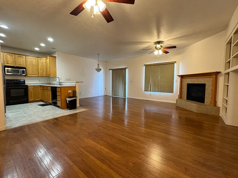 4047 W Hollandia Ln — Photo 23