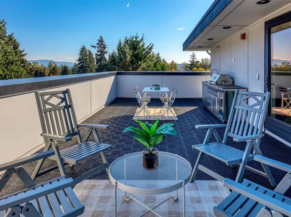 8923 166th Avenue NE #101, Redmond, WA 98052